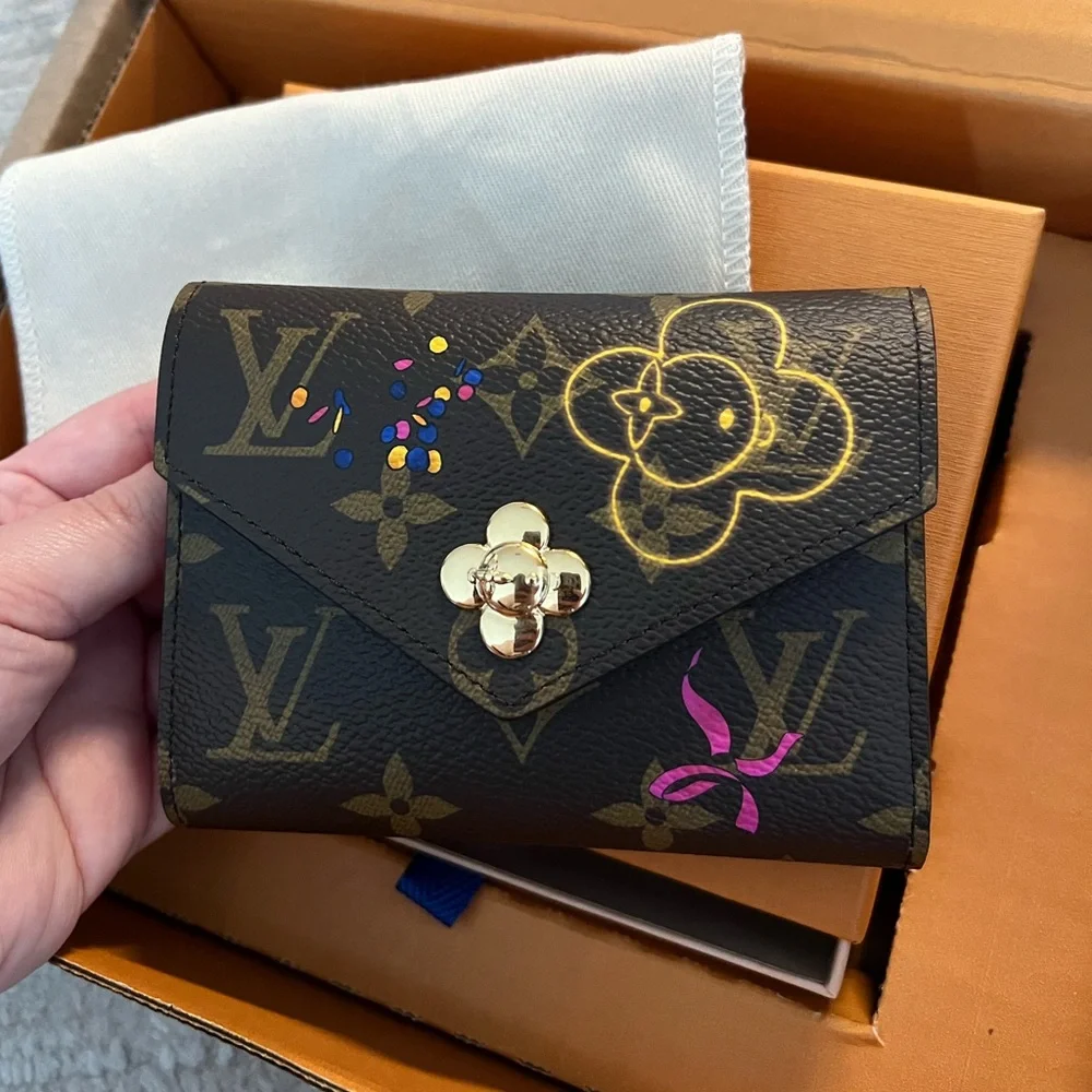NEW RARE Authentic Louis Vuitton Vivienne Victorine Monogram Holiday 2025 Wallet
